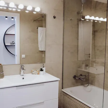 Hauzify I Coral Apartment