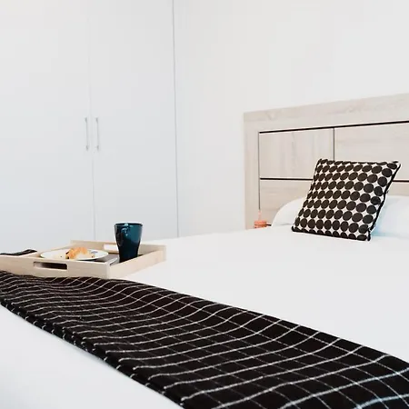 Hauzify I Coral Apartment *